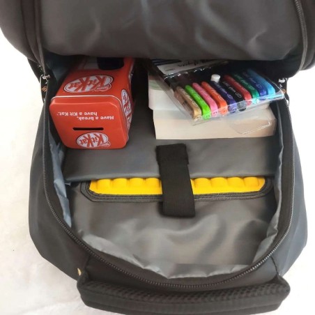کوله پشتی مدرسه